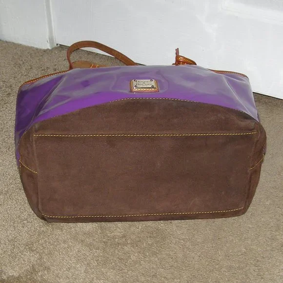 💜👜 Dooney & Bourke Purple Patent leather tote bag EUC - Picture 9 of 15